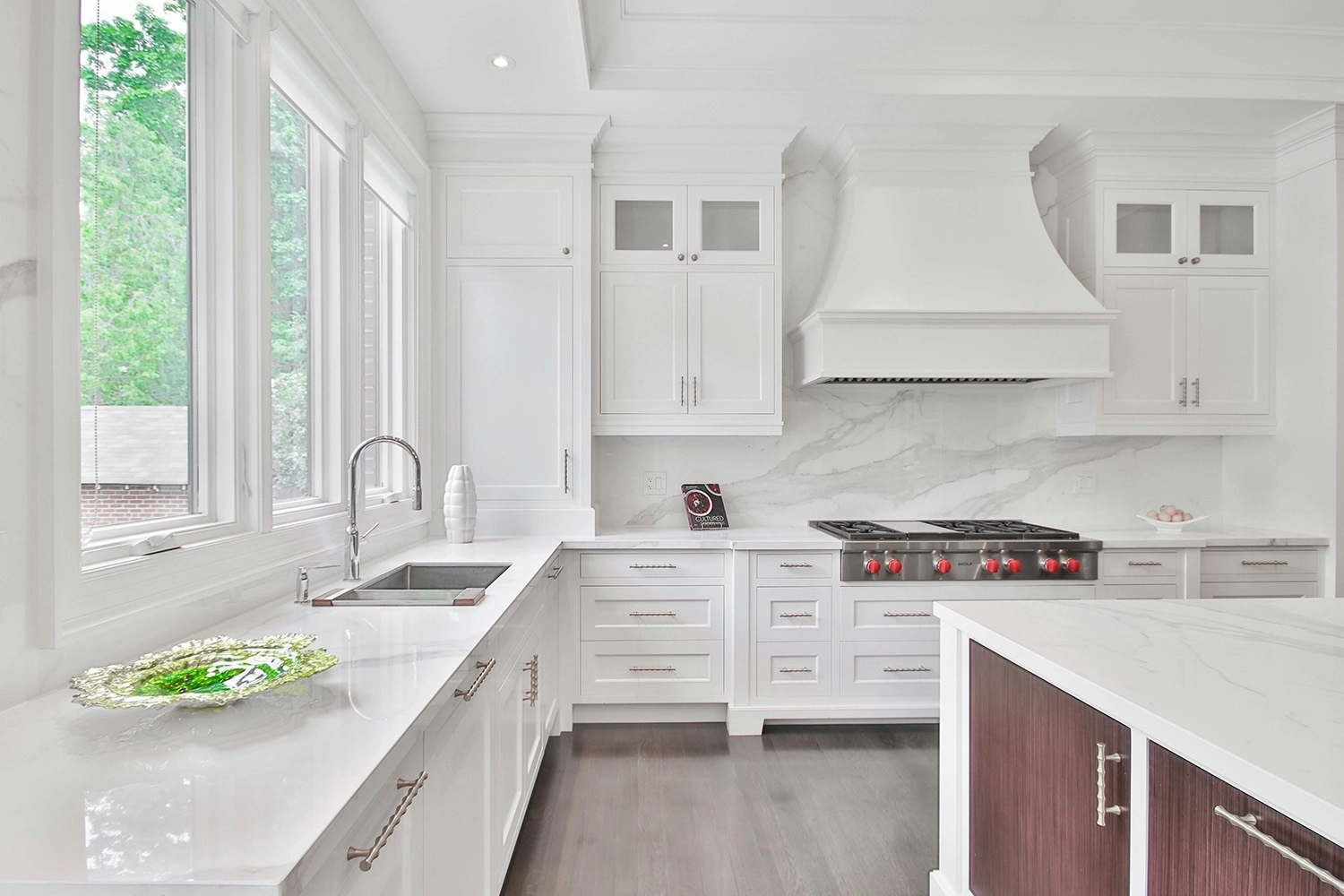 white-modern-kitchen